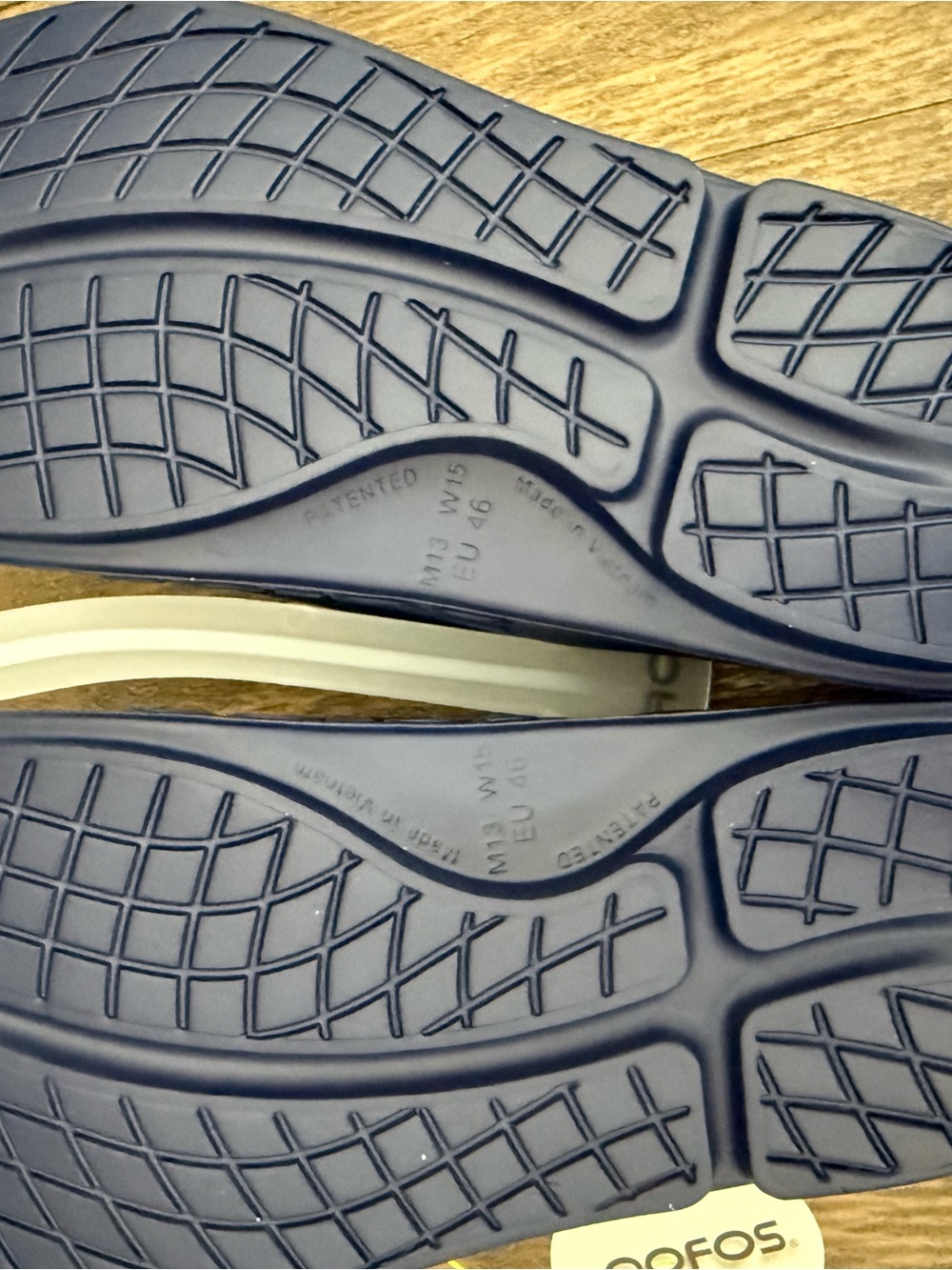 OOFOS Sandals - Picture 4 of 5